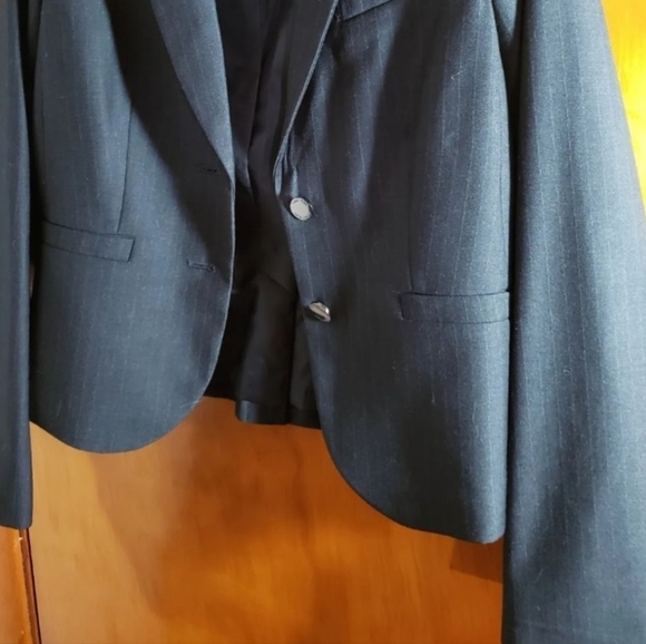 CALVIN Klein - Picture 4 of 10